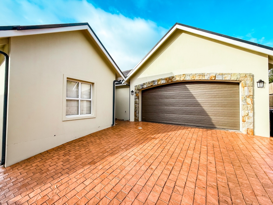 2 Bedroom Property for Sale in Baron View Western Cape